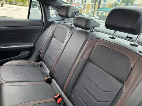 VOLKSWAGEN Virtus 1.0 4P 200 TSI FLEX HIGHLINE AUTOMÁTICO, Foto 9