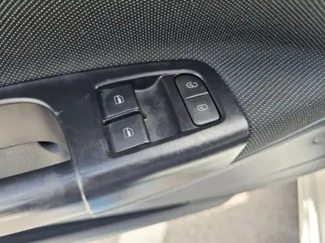 VOLKSWAGEN Voyage 1.0 4P FLEX, Foto 11