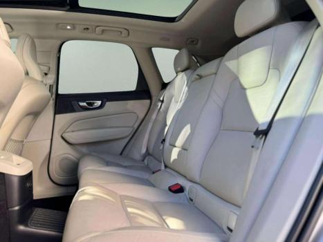 VOLVO XC60 2.0 16V 4P T8 RECHARGE H�BRIDO PLUS AWD TURBO GEARTRONIC AUTOM�TICO, Foto 9