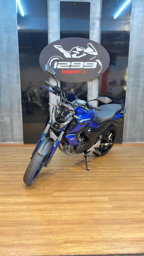 YAMAHA FZ 15 Fazer ABS, Foto 2