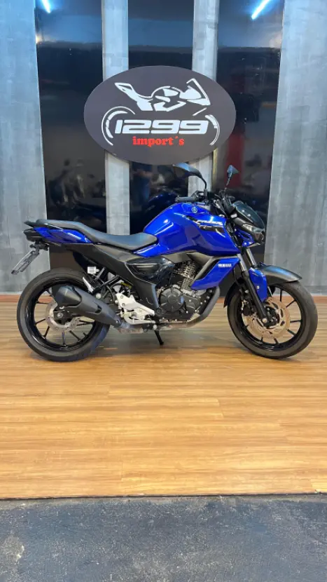 YAMAHA FZ 15 Fazer ABS, Foto 4