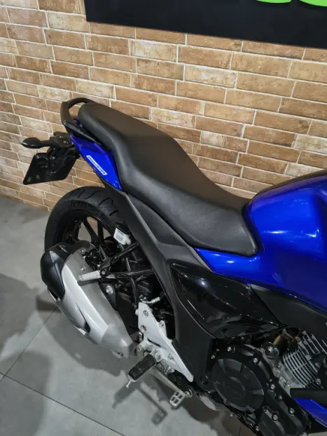 YAMAHA FZ 15 Fazer ABS, Foto 4