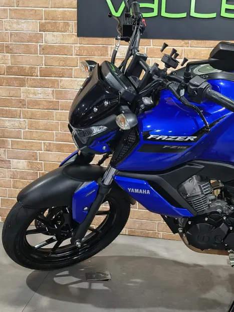 YAMAHA FZ 15 Fazer ABS, Foto 6