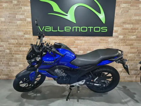 YAMAHA FZ 15 Fazer ABS, Foto 7