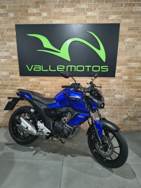 YAMAHA FZ 15 Fazer ABS, Foto 9