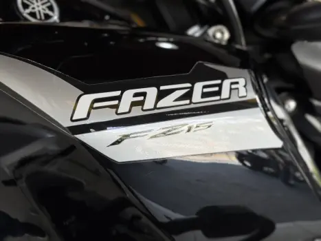 YAMAHA FZ 15 Fazer ABS, Foto 4