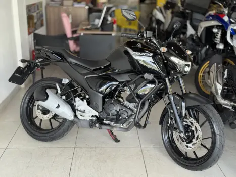 YAMAHA FZ 15 Fazer ABS, Foto 1