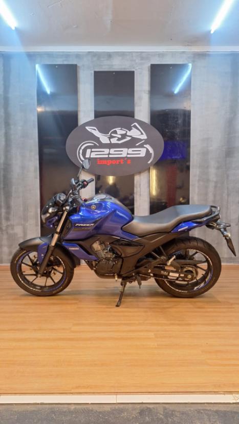 YAMAHA FZ 15 Fazer ABS, Foto 4