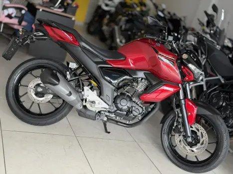 YAMAHA FZ 15 Fazer ABS, Foto 6