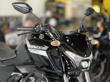 YAMAHA FZ 15 Fazer ABS, Foto 2