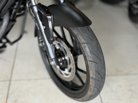 YAMAHA FZ 15 Fazer ABS, Foto 4