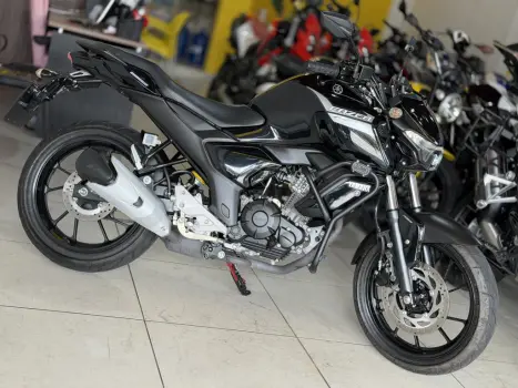 YAMAHA FZ 15 Fazer ABS, Foto 7