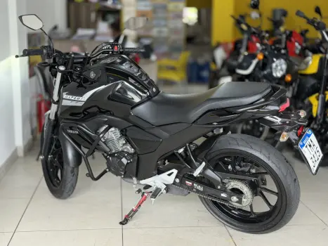 YAMAHA FZ 15 Fazer ABS, Foto 9