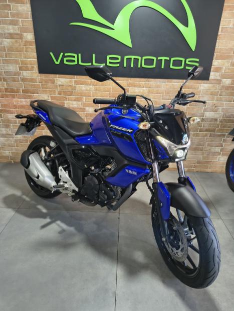 YAMAHA FZ 15 Fazer ABS, Foto 6