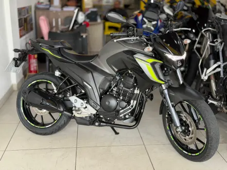 YAMAHA FZ 25 250 Fazer Flex , Foto 1