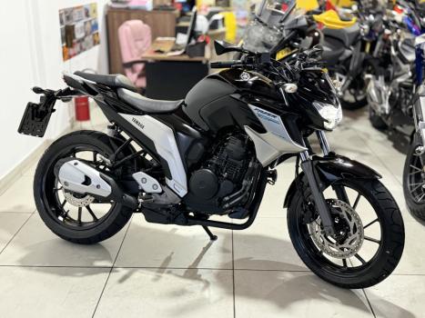 YAMAHA FZ 25 250 Fazer Flex , Foto 1