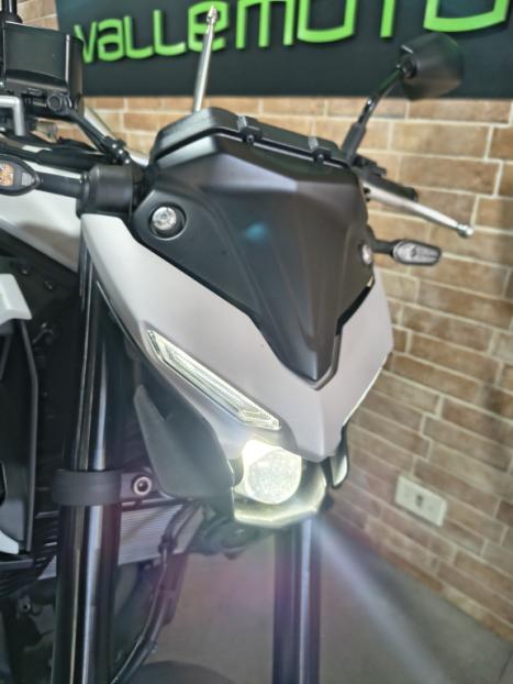 YAMAHA MT-03 300 ABS, Foto 2