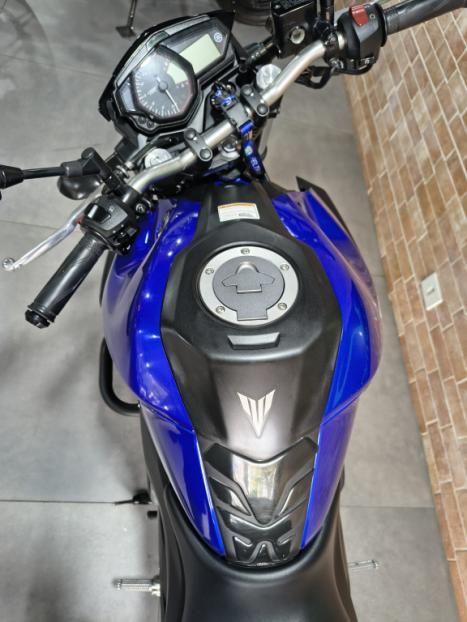 YAMAHA MT-03 300 ABS, Foto 4