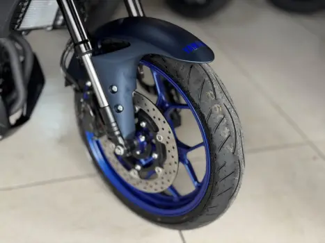 YAMAHA MT-03 300 ABS, Foto 4