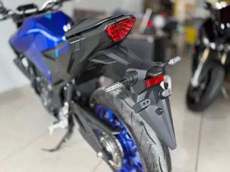 YAMAHA MT-03 300 ABS, Foto 10