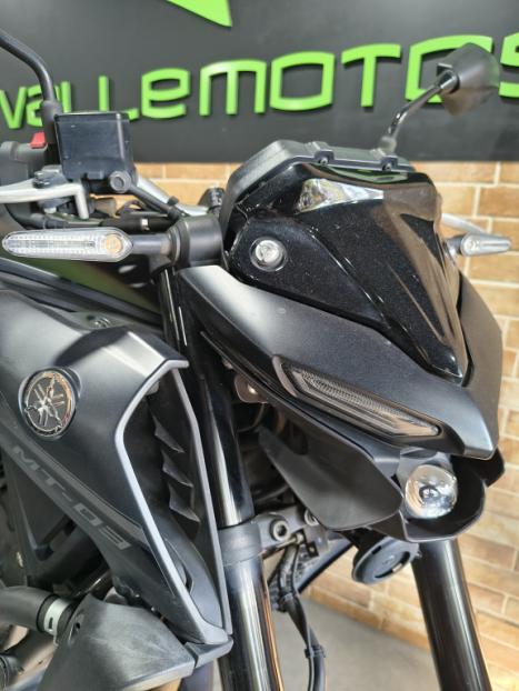 YAMAHA MT-03 300 ABS, Foto 6