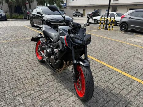 YAMAHA MT-09 850 ABS, Foto 1