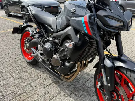 YAMAHA MT-09 850 ABS, Foto 3