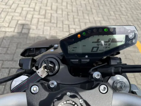 YAMAHA MT-09 850 ABS, Foto 15