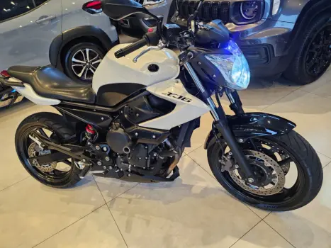 YAMAHA XJ6 600 N, Foto 4