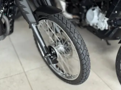 YAMAHA XTZ 250 LANDER, Foto 4