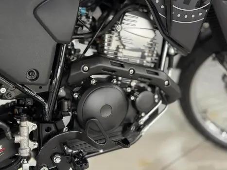 YAMAHA XTZ 250 LANDER, Foto 5