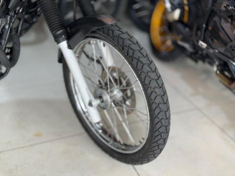 YAMAHA XTZ 250 TENERÉ, Foto 3