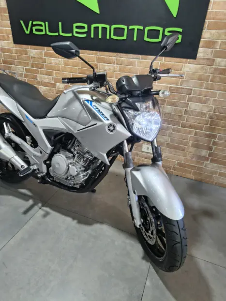 YAMAHA YS Fazer 250 , Foto 4