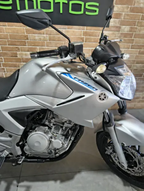 YAMAHA YS Fazer 250 , Foto 8