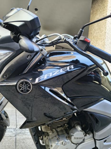 YAMAHA YS Fazer 250 , Foto 2