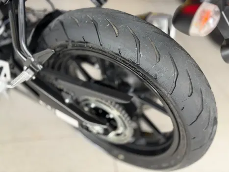 YAMAHA YZF R15 150 ABS, Foto 11