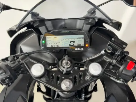 YAMAHA YZF R15 150 ABS, Foto 12