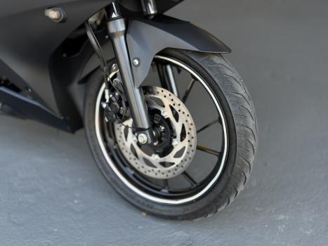YAMAHA YZF R15 150 ABS, Foto 3