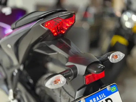 YAMAHA YZF R3 320 ABS, Foto 9 YAMAHA YZF R3 320 ABS, Foto 9