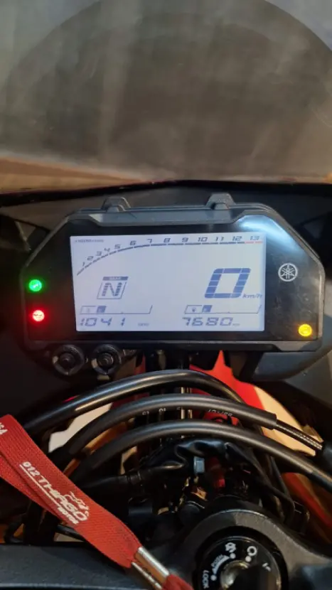 YAMAHA YZF R3 320 ABS, Foto 8 YAMAHA YZF R3 320 ABS, Foto 8