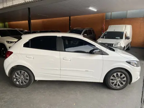 CHEVROLET Onix Hatch 1.0 4P FLEX JOY BLACK, Foto 4