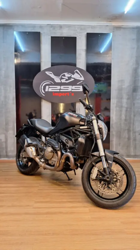 DUCATI Monster 821 ABS, Foto 1