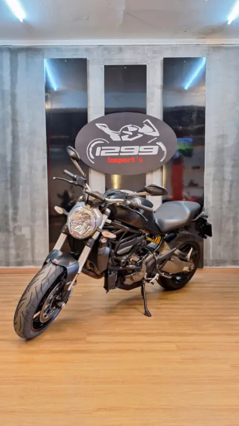 DUCATI Monster 821 ABS, Foto 4