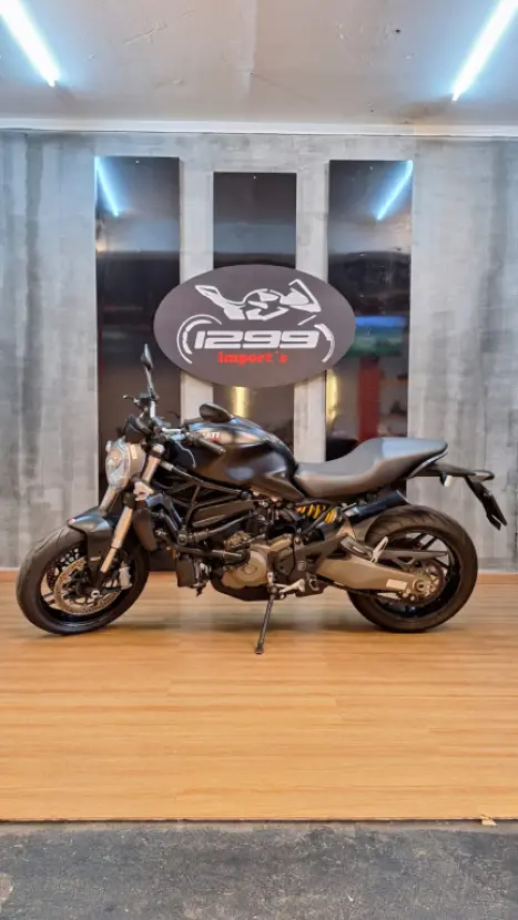 DUCATI Monster 821 ABS, Foto 5
