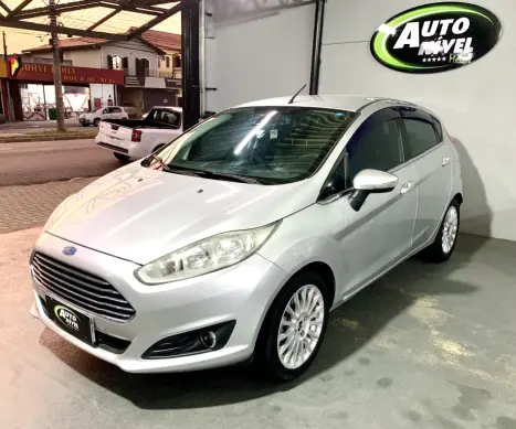 FORD Fiesta Hatch 1.6 16V 4P FLEX TITANIUM POWERSHIFT AUTOMTICO, Foto 2