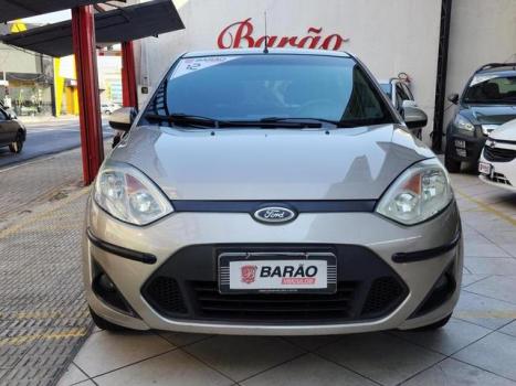 FORD Fiesta Hatch 1.6, Foto 2