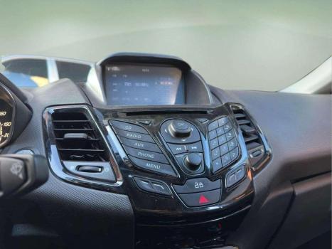 FORD Fiesta Hatch 1.0 12V 4P TITANIUM PLUS ECOBOOST TURBO POWERSHIFT AUTOMTICO, Foto 14