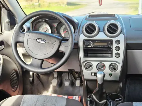 FORD Fiesta Sedan 1.6 4P FLEX, Foto 2