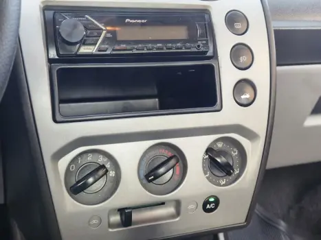 FORD Fiesta Sedan 1.6 4P FLEX, Foto 3