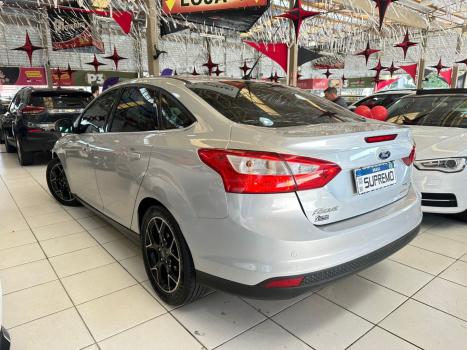FORD Focus Hatch 2.0 16V 4P TITANIUM PLUS FLEX, Foto 6